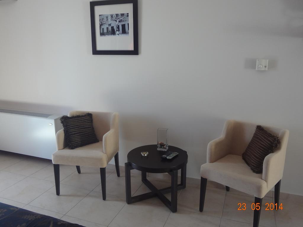 Aegea Hotel كاريستوس الغرفة الصورة